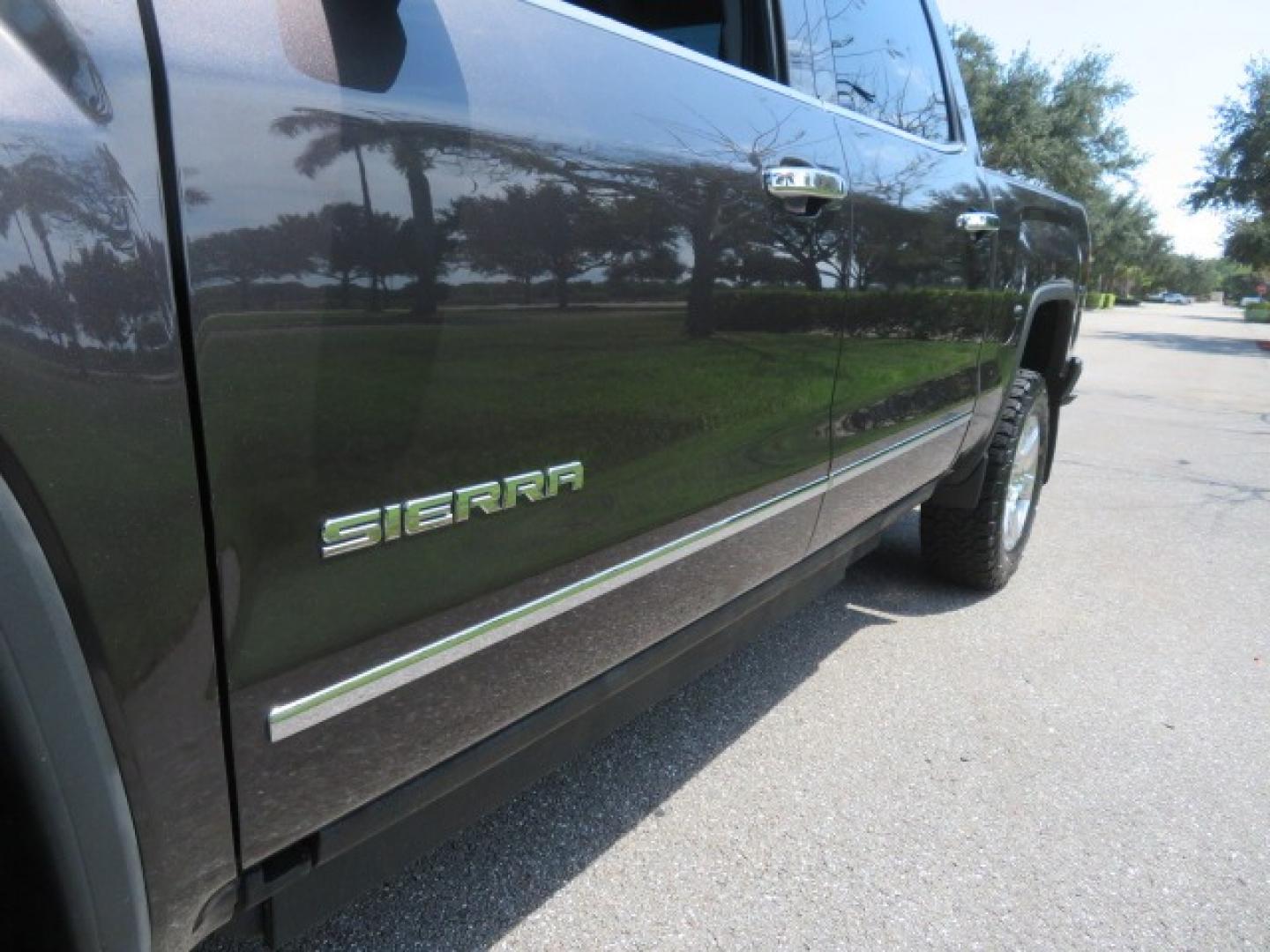 2014 /Black GMC Sierra 1500 SLT Crew Cab 2WD (3GTP1VEC2EG) with an 5.3L V8 OHV 16V engine, 6-Speed Automatic transmission, located at 4301 Oak Circle #19, Boca Raton, FL, 33431, (954) 561-2499, 26.388861, -80.084038 - Photo#30